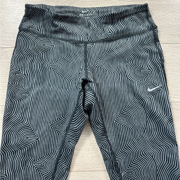 Nike Zen Epic Run Tight Leggings - Picture 4 of 14